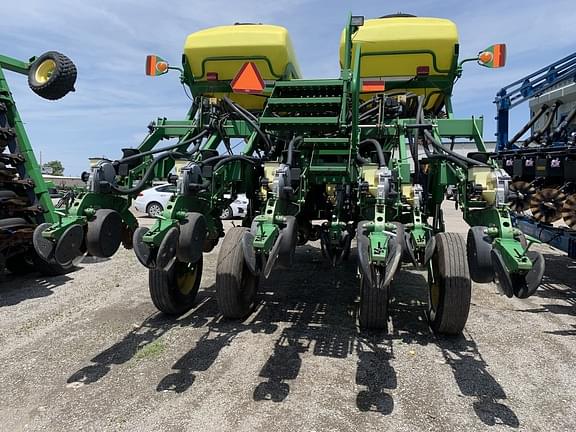 Image of John Deere 1790 equipment image 2