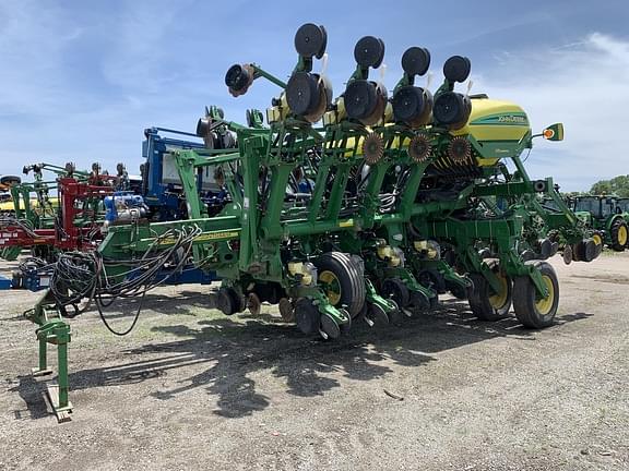 Image of John Deere 1790 Primary image