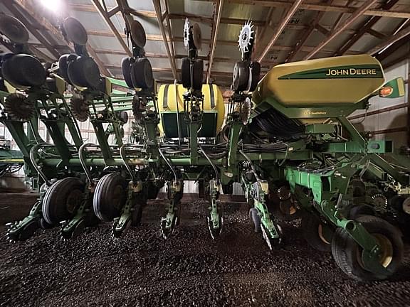Image of John Deere 1790 equipment image 3
