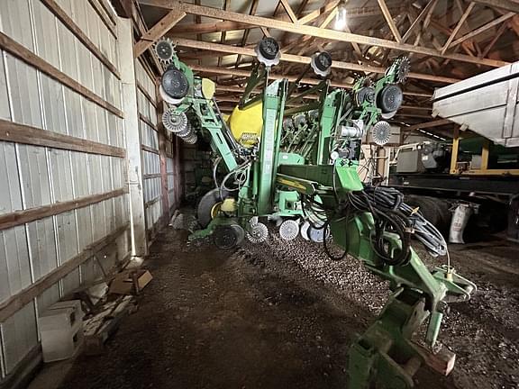 Image of John Deere 1790 equipment image 2