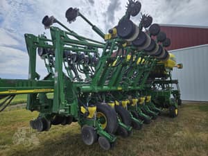 2005 John Deere 1790 Image