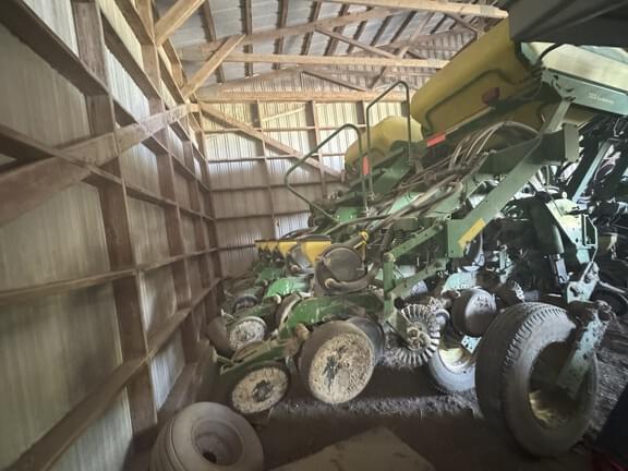 Image of John Deere 1790 equipment image 1