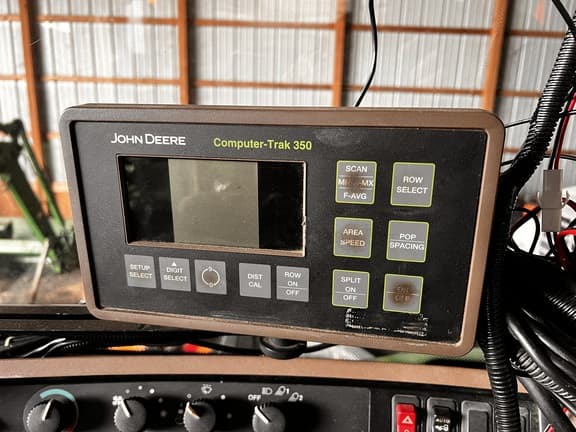 Image of John Deere 1790 equipment image 2