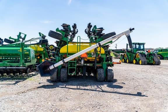 Image of John Deere 1890 equipment image 3