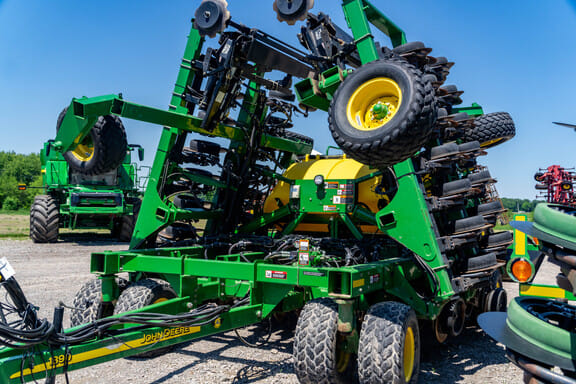 2005 John Deere 1890 Equipment Image0
