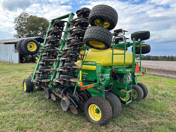 Image of John Deere 1890 equipment image 2