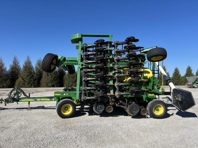 Image of John Deere 1890 equipment image 2