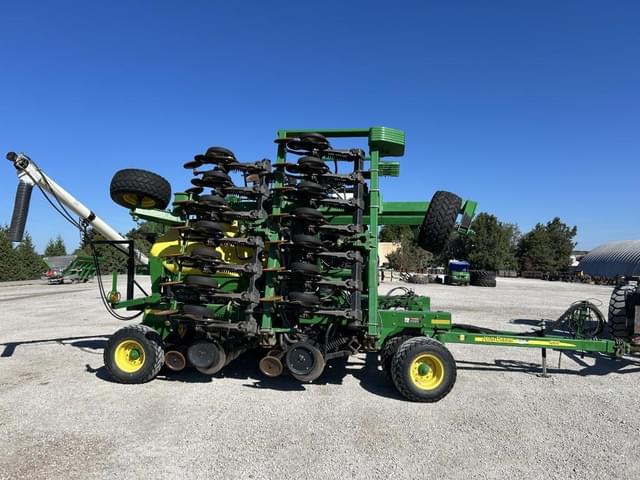Image of John Deere 1890 equipment image 3