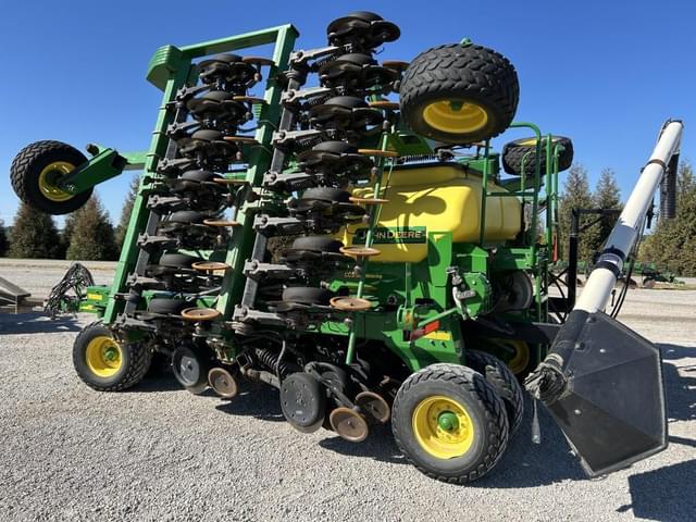 Image of John Deere 1890 equipment image 4