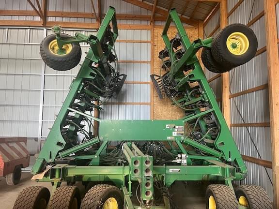 Image of John Deere 1890 equipment image 3