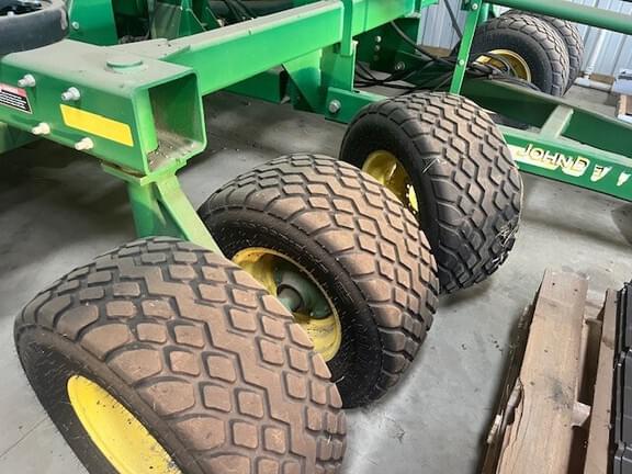 Image of John Deere 1890 equipment image 4