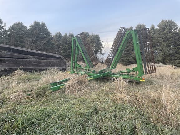 Image of John Deere 200 equipment image 2