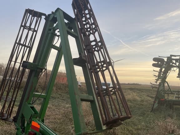 Image of John Deere 200 equipment image 4