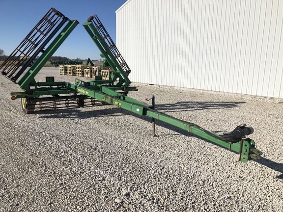 Main image John Deere 200