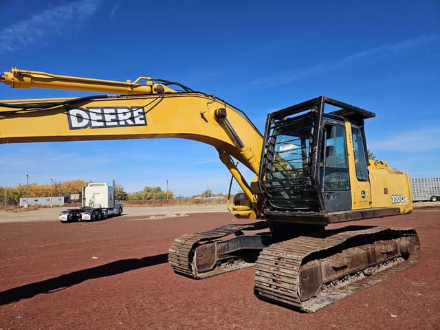 Image of John Deere 200C LC equipment image 2