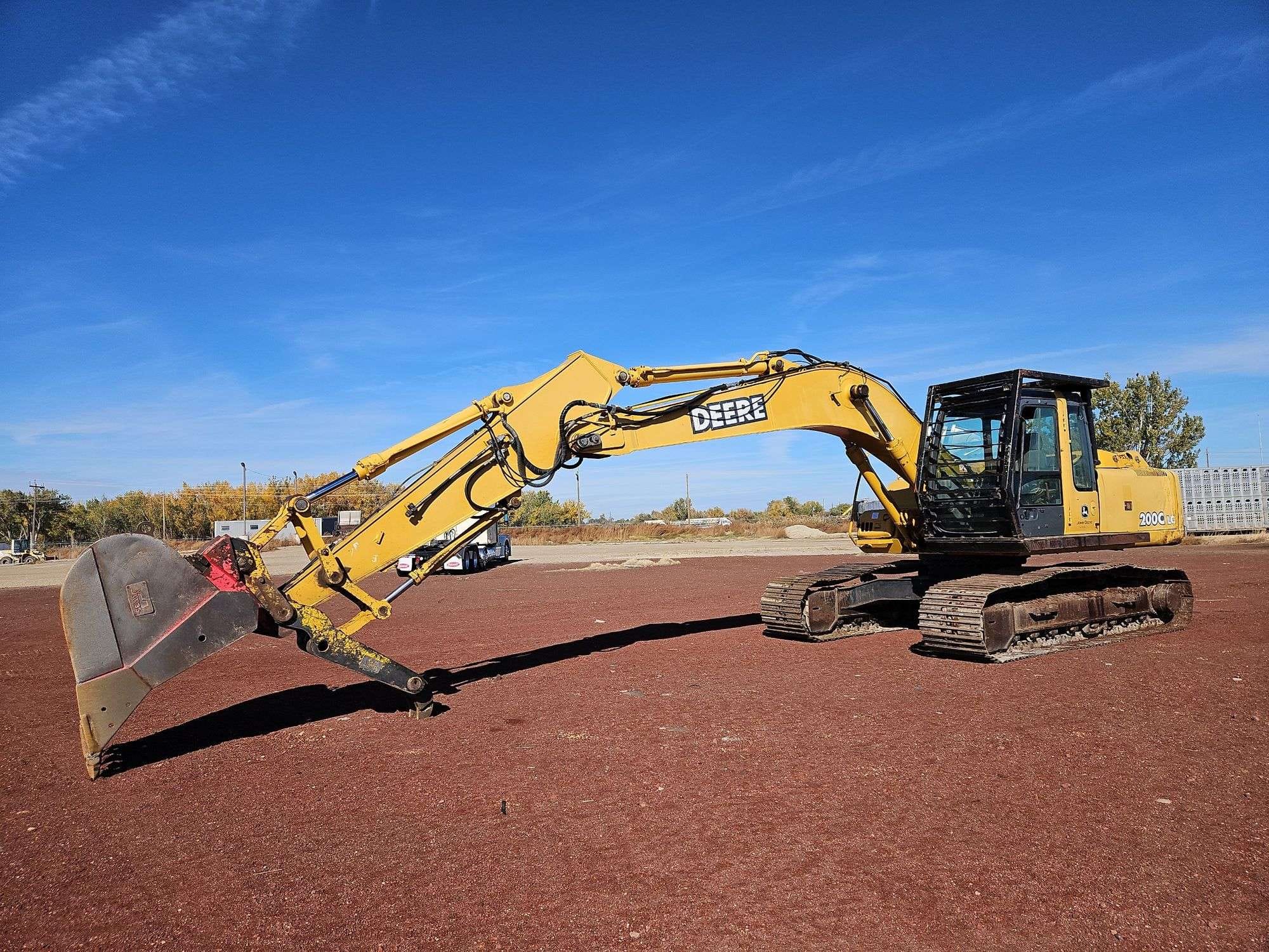 2005 John Deere 200C LC Equipment Image0