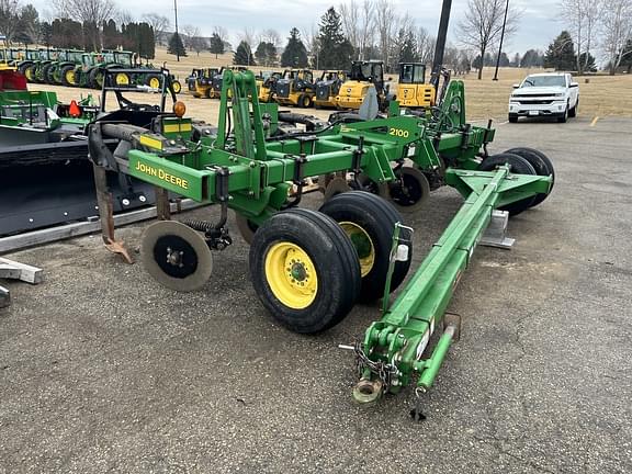 Image of John Deere 2100 Image 1