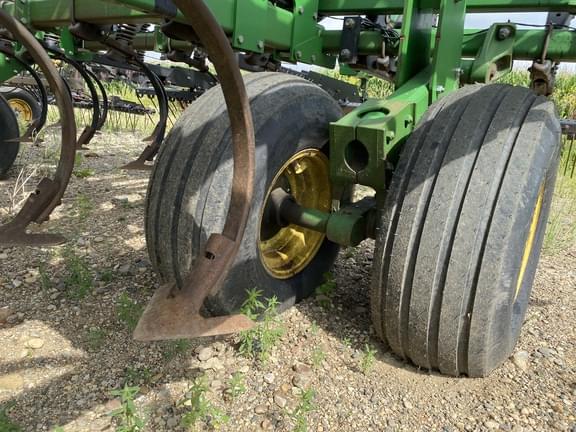 Image of John Deere 2210 equipment image 4