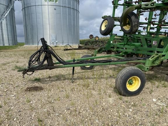Image of John Deere 2210 equipment image 2