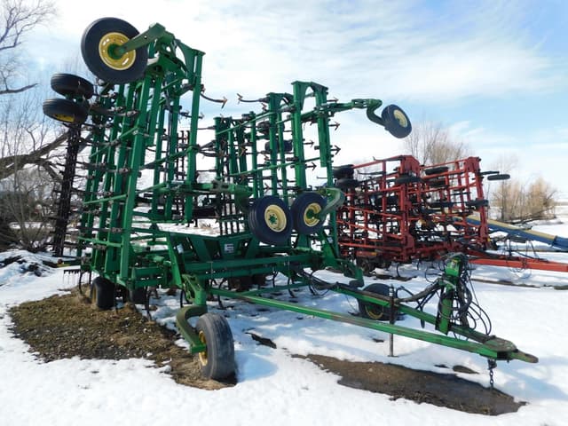 Image of John Deere 2210 equipment image 1