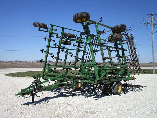 Image of John Deere 2210L equipment image 1