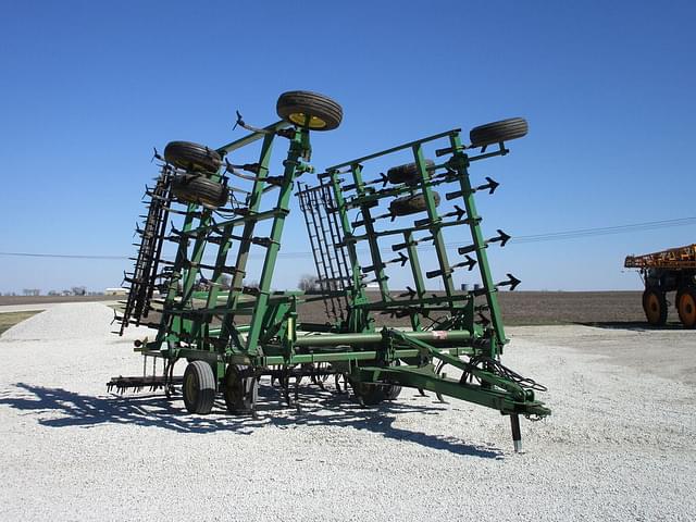 Image of John Deere 2210L equipment image 3