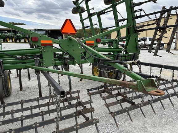 Image of John Deere 2210L equipment image 4