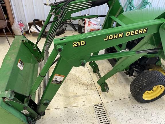 Image of John Deere 2210 equipment image 1