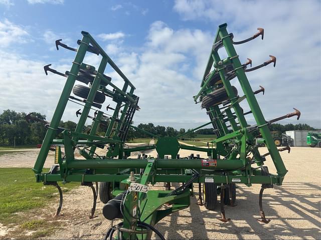 Image of John Deere 2210 equipment image 2