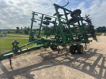 Main image John Deere 2210