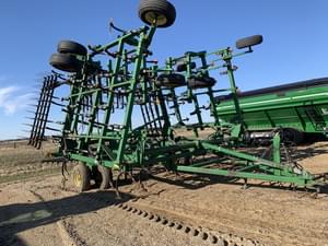 2005 John Deere 2210 Image