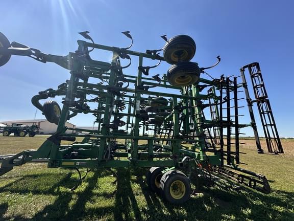 Image of John Deere 2210 equipment image 2