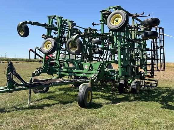 Image of John Deere 2210 equipment image 1