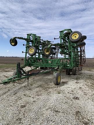 Image of John Deere 2210 equipment image 1