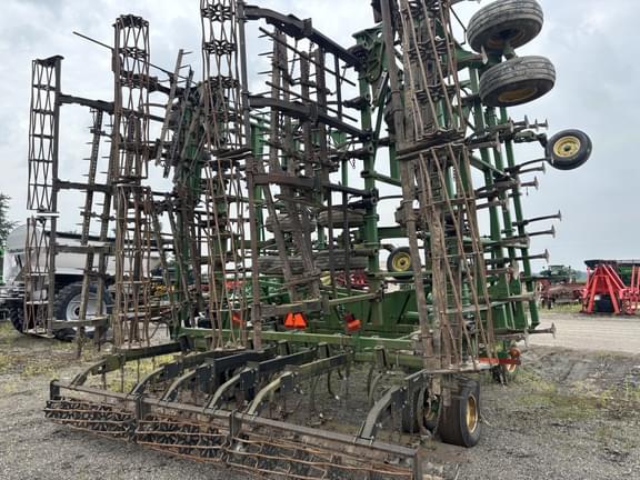 Image of John Deere 2210 equipment image 4