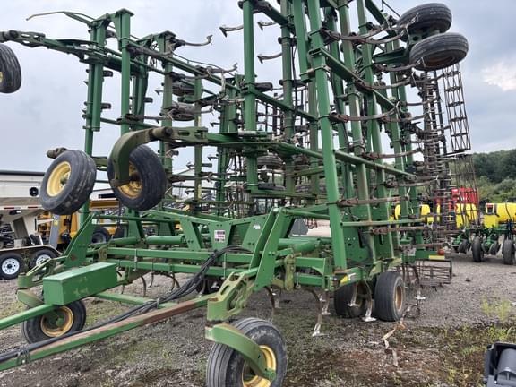 Image of John Deere 2210 equipment image 4