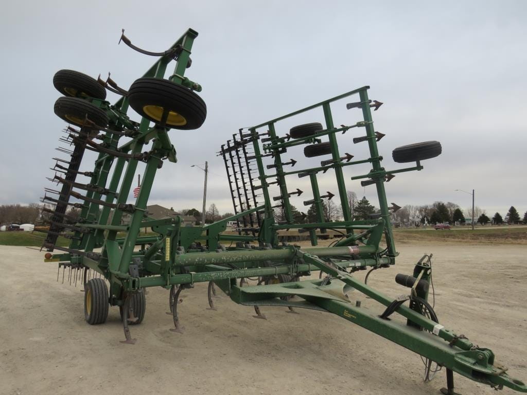 2005 John Deere 2210 Equipment Image0