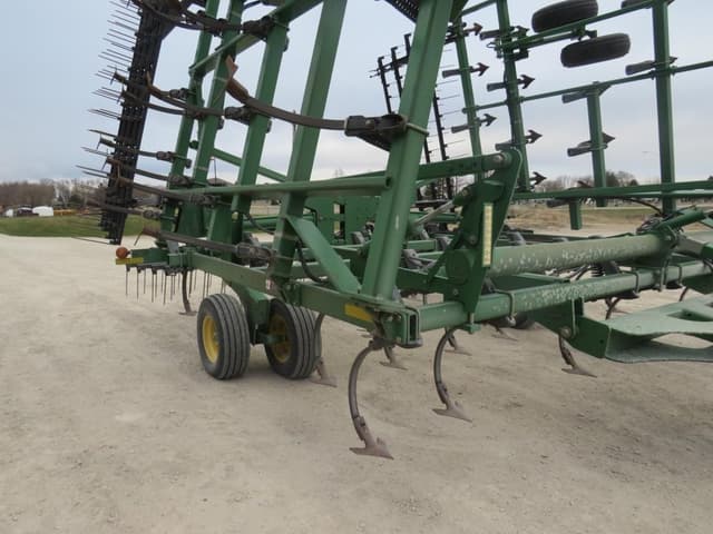 Image of John Deere 2210 equipment image 2