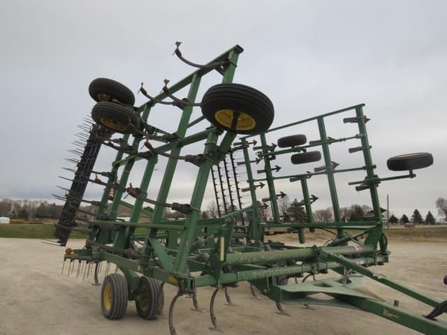 Image of John Deere 2210 equipment image 1