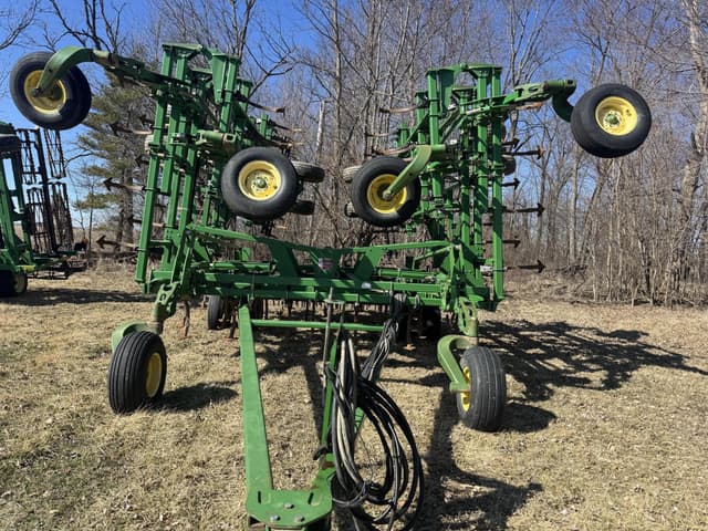 Image of John Deere 2210 equipment image 1