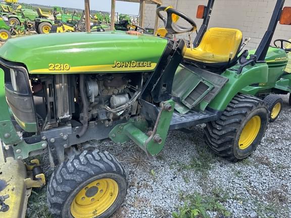Image of John Deere 2210 equipment image 1