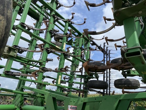 Image of John Deere 2210 equipment image 3