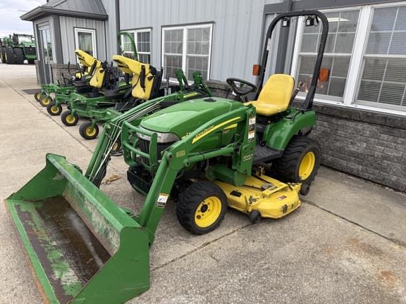 Image of John Deere 2305 equipment image 2