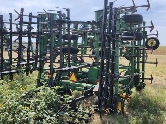 Image of John Deere 2410 equipment image 2