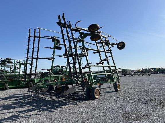 Image of John Deere 2410 equipment image 4