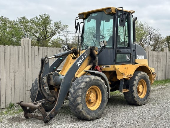 2005 John Deere 244J Equipment Image0