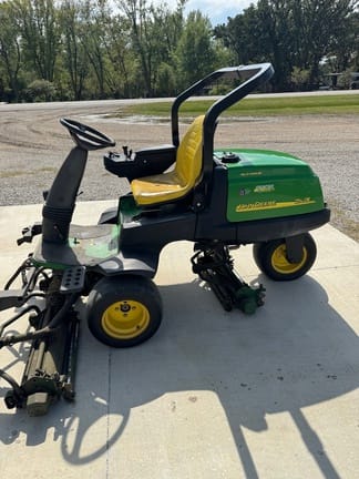 2005 John Deere 2500E Equipment Image0
