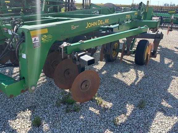 Image of John Deere 2700 equipment image 4