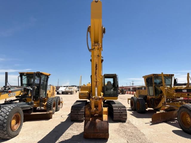 Image of John Deere 270CLC equipment image 3