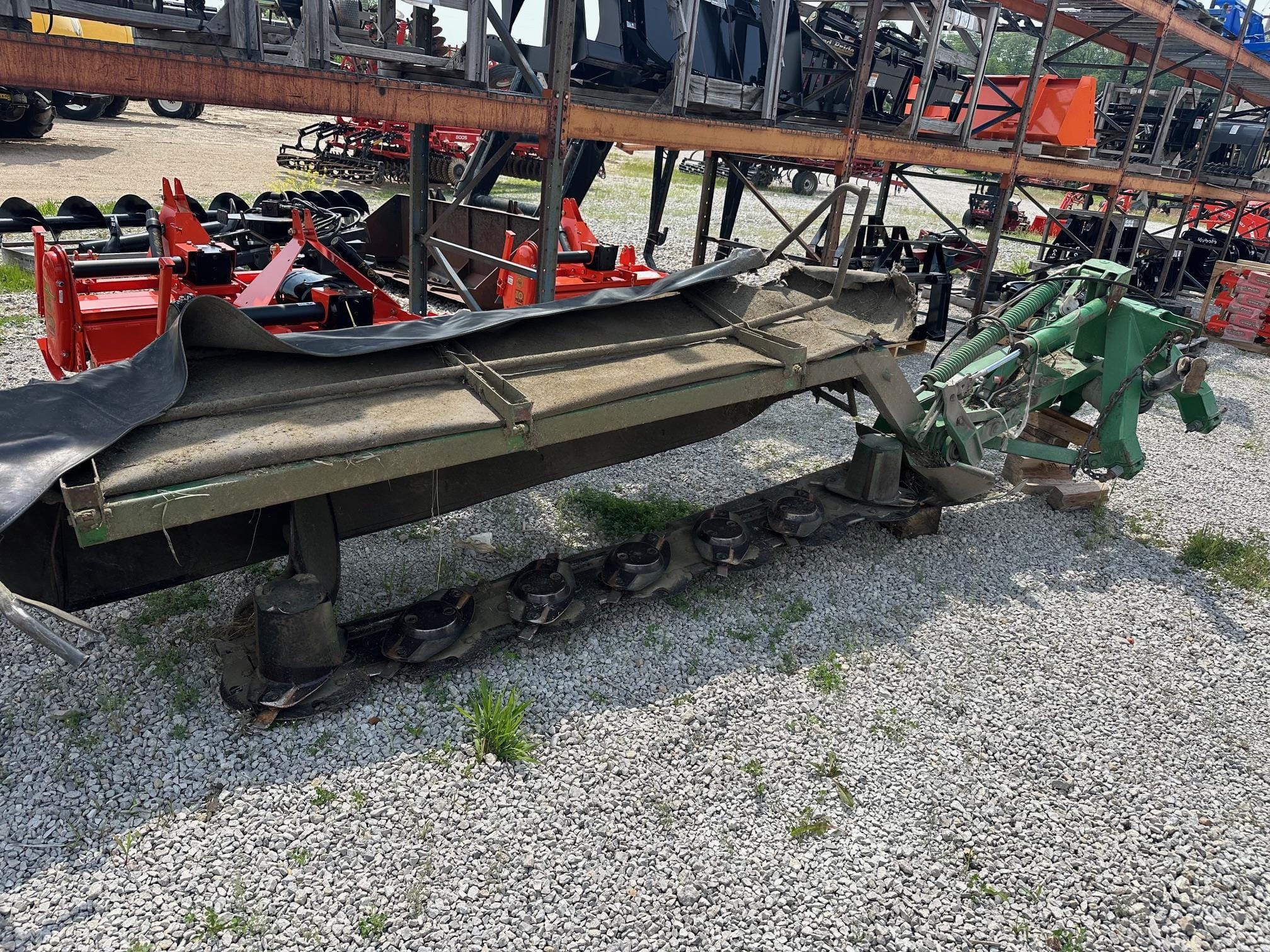 2005 John Deere 275 Image